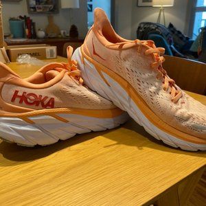 HOKA Women's Clifton 8